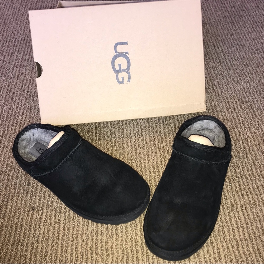 LIKE NEW Ugg Slippers